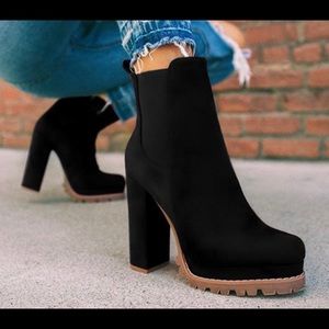 Black high heels boots